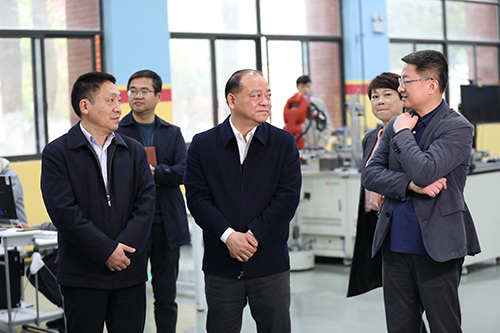株洲市人社局黨組書記、局長潘慶一行到學(xué)院調(diào)研湖南省第一屆職業(yè)技能大賽賽事準(zhǔn)備情況