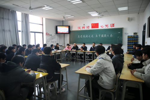 學(xué)院黨委書(shū)記張格林到航空工程系調(diào)研座談