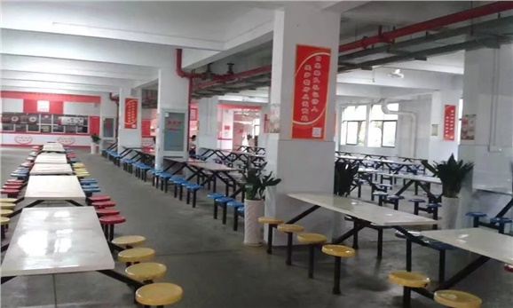 湖南工貿(mào)技師學(xué)院食堂招標公告