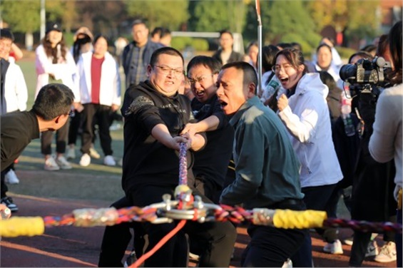 “同心聚力，筑夢(mèng)起航”——學(xué)院舉行更名后第一屆教職工趣味運(yùn)動(dòng)會(huì)