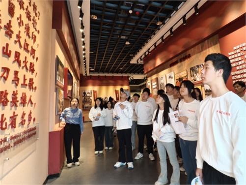追紅色足跡 解初心密碼——思政課部組織開展2025年實(shí)踐教學(xué)活動(dòng)