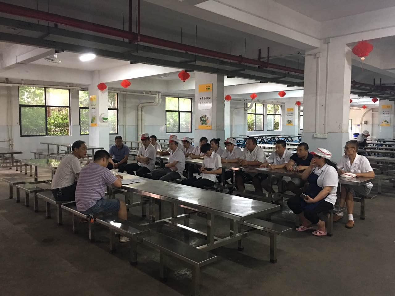 后勤處召開食堂安全工作會議