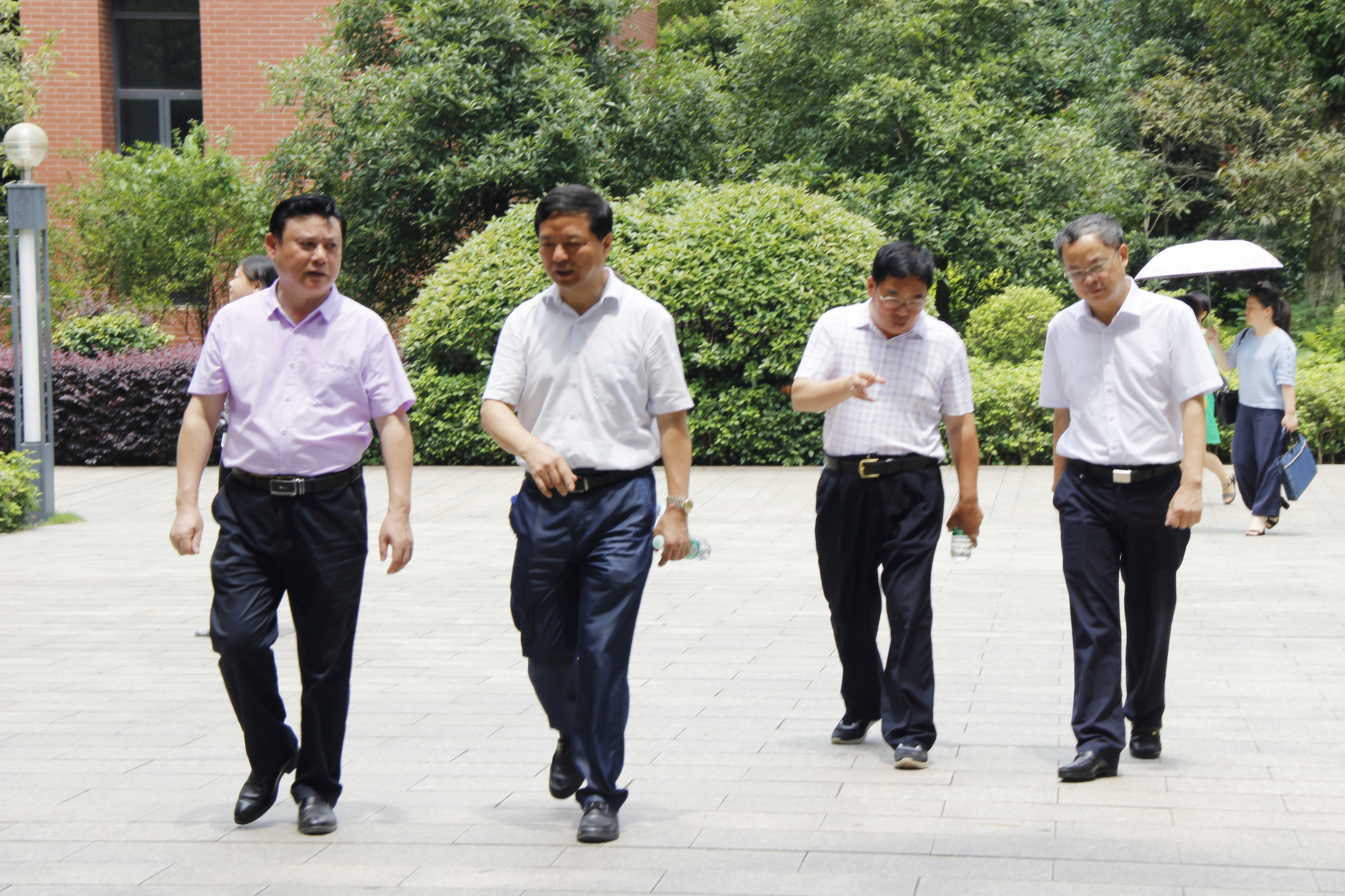 省退役軍人事務(wù)廳、省退役士兵就業(yè)創(chuàng)業(yè)服務(wù)促進(jìn)會(huì)領(lǐng)導(dǎo)蒞臨我院調(diào)研指導(dǎo)